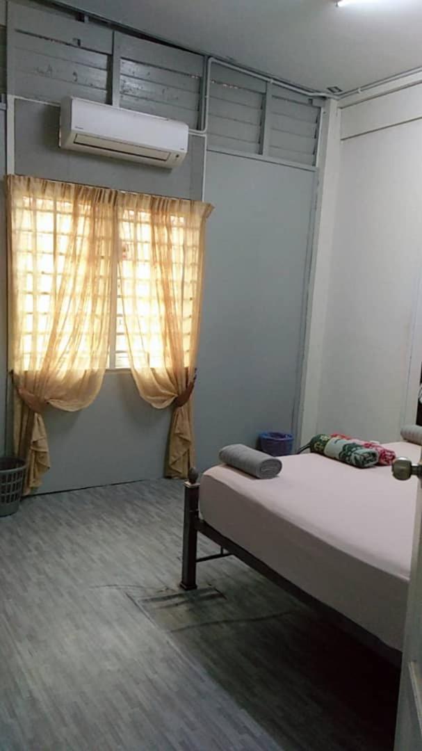 Ila Homestay Kuala Besut Jetty Buitenkant foto